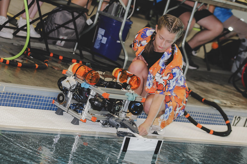 ROV with custom frame and T200 Thrusters